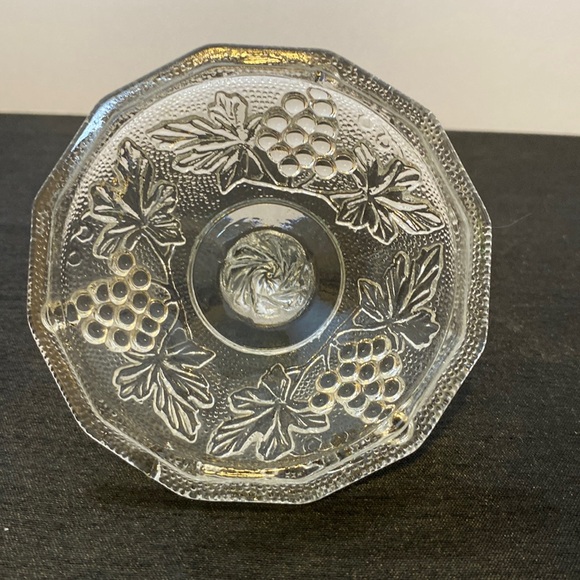 Vintage Jeannette Glass Grapes and Leaves Lidded Dish - Picture 5 of 9